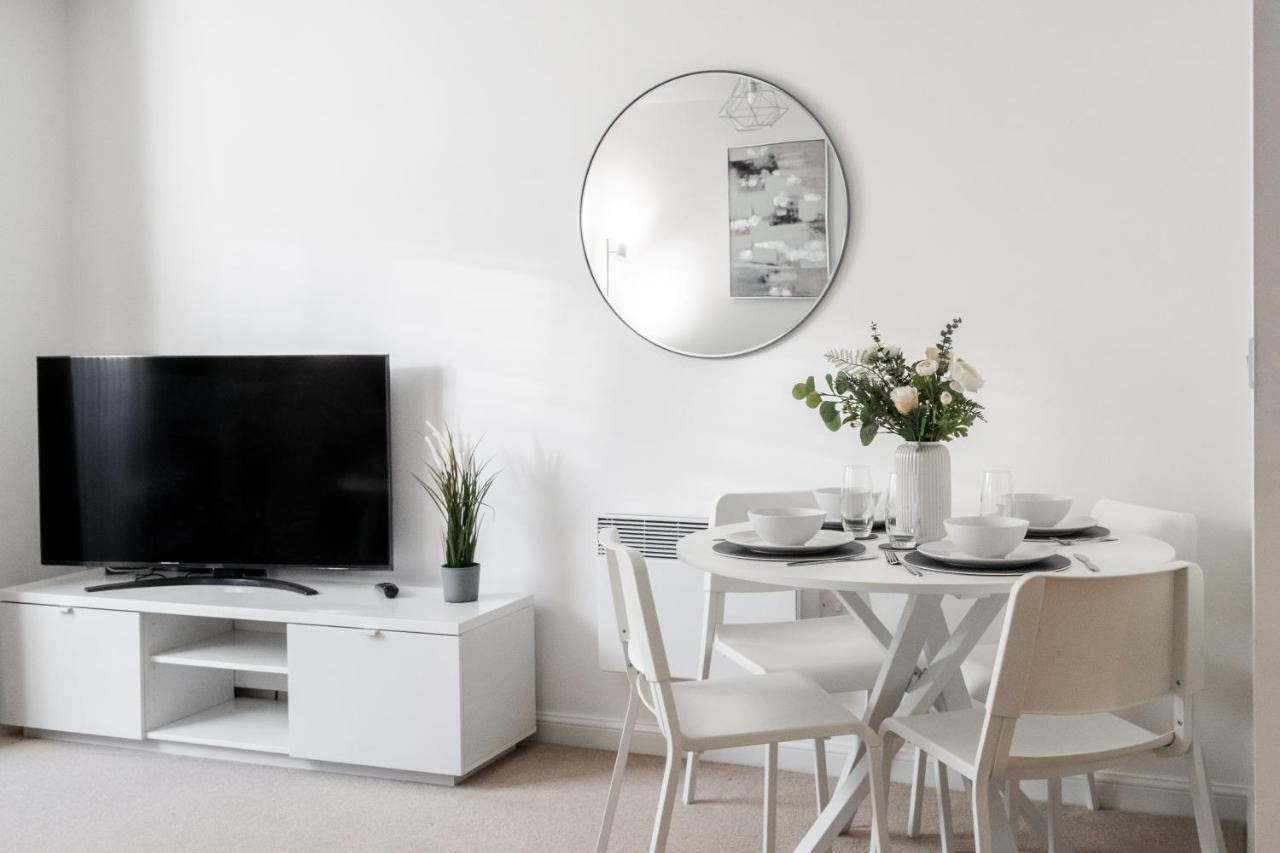Lovely Modern 2 Bed City Centre Apartment With Free Parking - Double Or Twin Beds Available Вулвергемптон Екстериор снимка