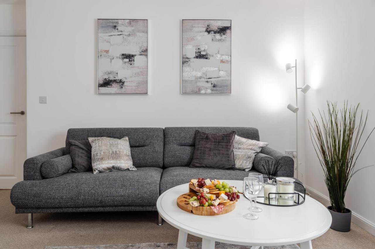 Lovely Modern 2 Bed City Centre Apartment With Free Parking - Double Or Twin Beds Available Вулвергемптон Екстериор снимка