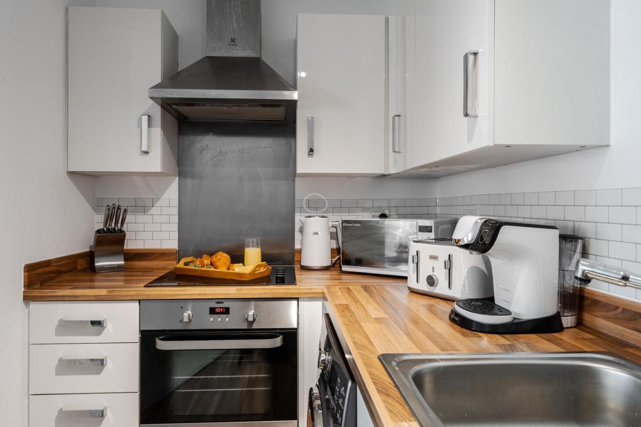 Lovely Modern 2 Bed City Centre Apartment With Free Parking - Double Or Twin Beds Available Вулвергемптон Екстериор снимка