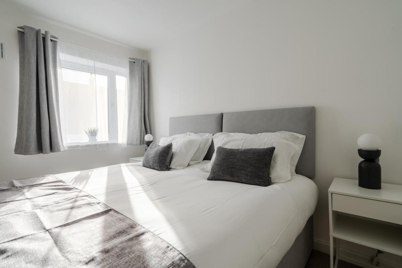 Lovely Modern 2 Bed City Centre Apartment With Free Parking - Double Or Twin Beds Available Вулвергемптон Екстериор снимка