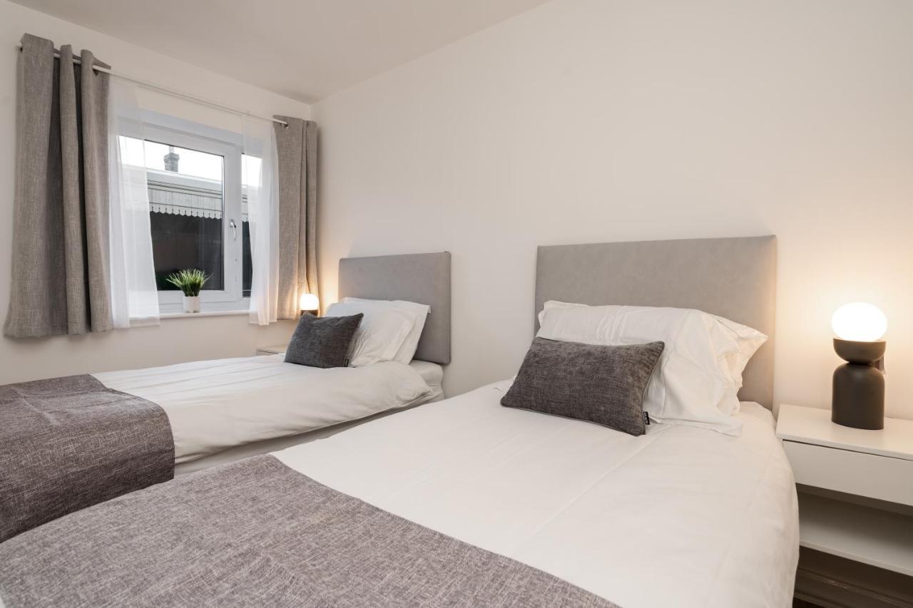 Lovely Modern 2 Bed City Centre Apartment With Free Parking - Double Or Twin Beds Available Вулвергемптон Екстериор снимка